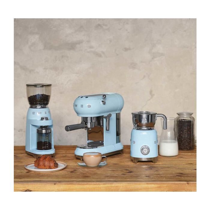 Smeg ECF01PBUK Smeg Espresso Machine Pastel Blue